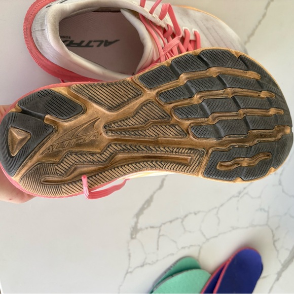 Altra Experience Flow - Picture 3 of 4